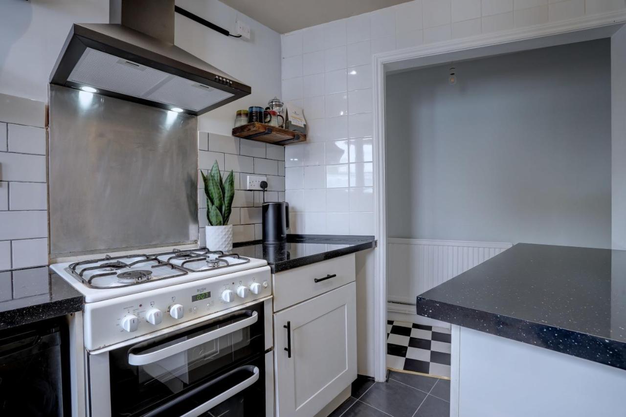 Stunning Designer Apartment In An Ancient Building Норуич Екстериор снимка